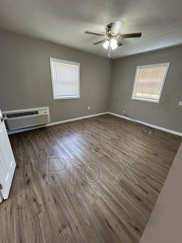 Foto del edificio - 1413 S Broadway St