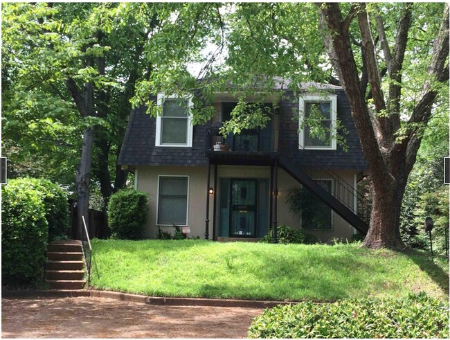 Building Photo - 691 Tanglewood St
