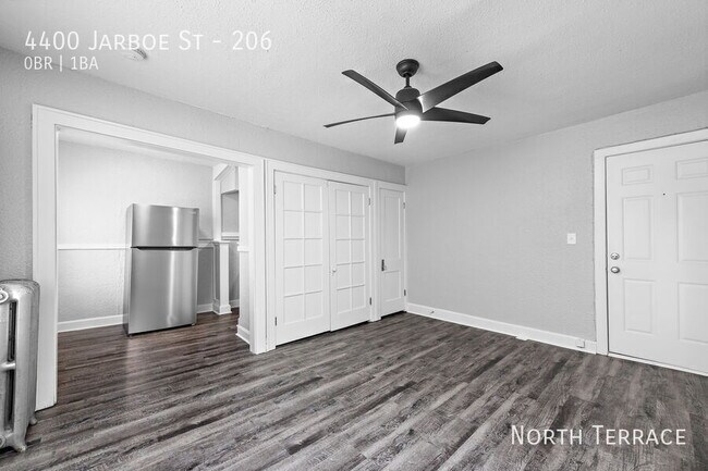 Foto del edificio - Cute, Spacious Studio Close to the Plaza