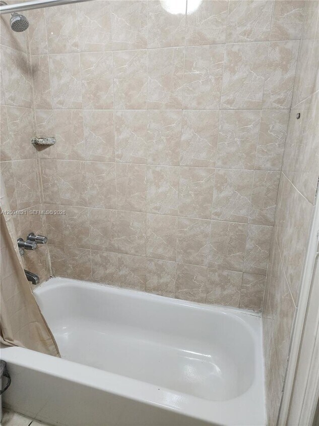 Foto del edificio - 6421 SW 18th St