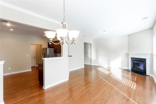 Foto del edificio - 2105 Greencrest Cir