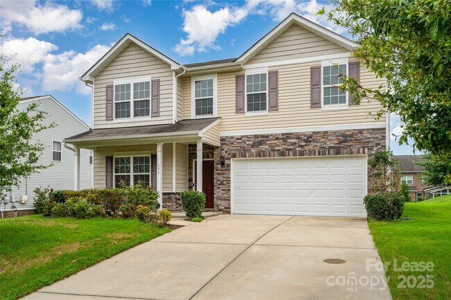 Foto del edificio - 493 Twelve Oaks Ln