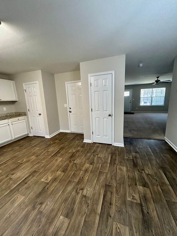 Foto del edificio - 5628 Idlewild Rd N