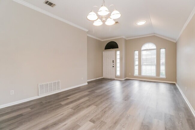 Foto del edificio - 200 Woodstone Dr