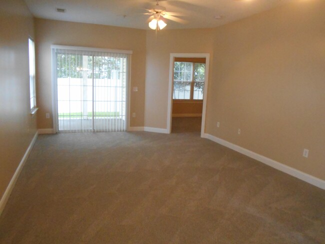 Building Photo - 119 Fountain Pointe Ln