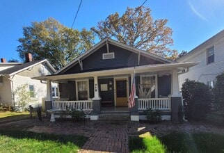 Building Photo - 718 Wood St