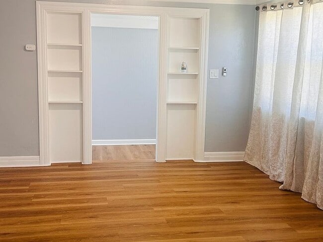 Foto del edificio - 1652 W 66th St
