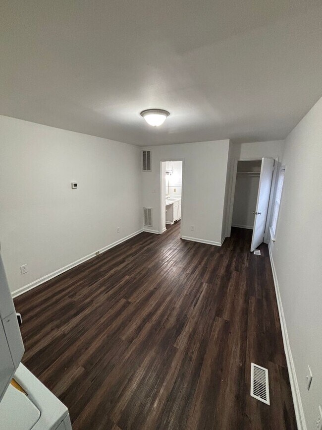 Foto del edificio - 4130 Western Blvd