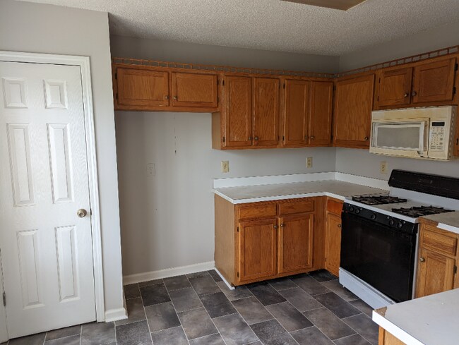 Building Photo - 7680 Mountain Creek Way