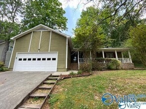 Building Photo - 208 Evalyn St