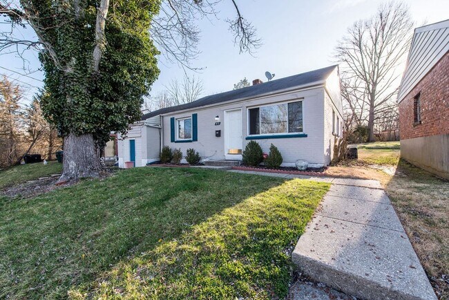Foto del edificio - PRICE HILL-NICE 3 BEDROOM 1 BATH RANCH with