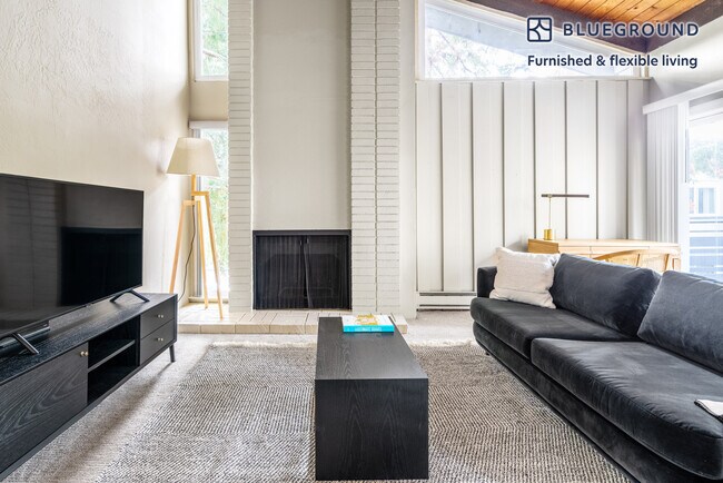 Foto del edificio - 251 Arriba Dr