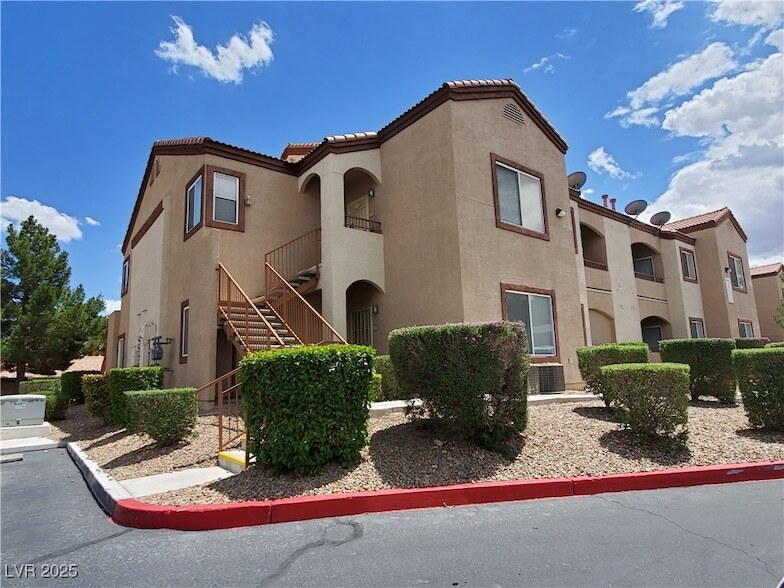 Primary Photo - 9580 W Reno Ave