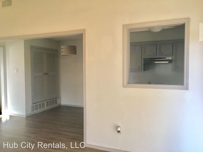 Building Photo - 2 br, 1.5 bath House - 2025 S Loop 289