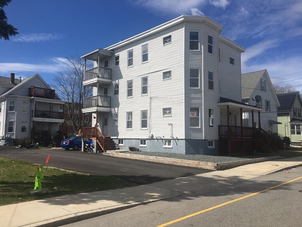 43 Emory St Unit 1, Attleboro, MA 02703 Room for Rent in Attleboro