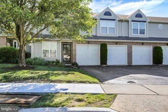Building Photo - 6444 Terrace Ct