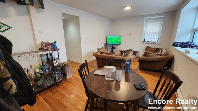 Foto del edificio - 776 Columbus Ave