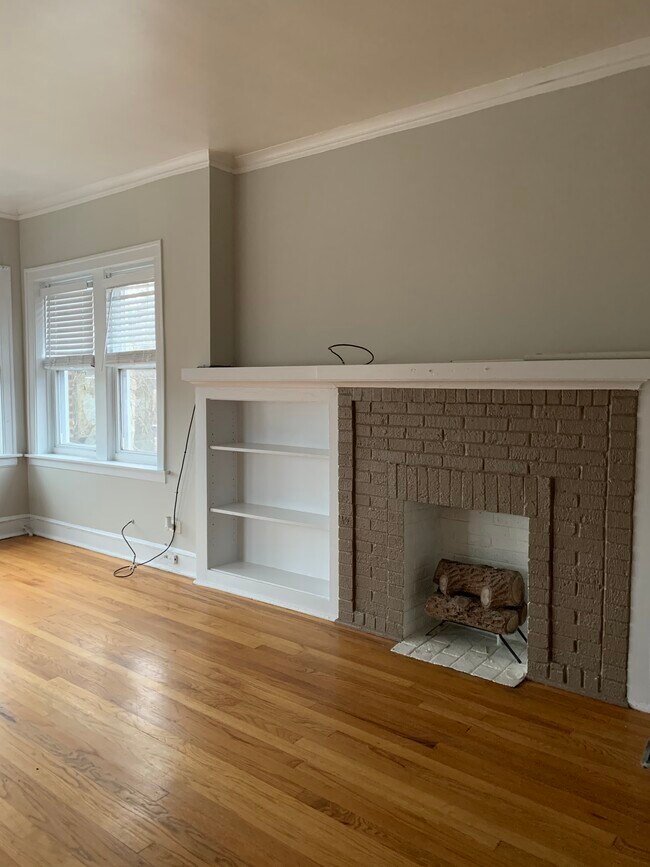 Dining Room - 6338 N Mozart St