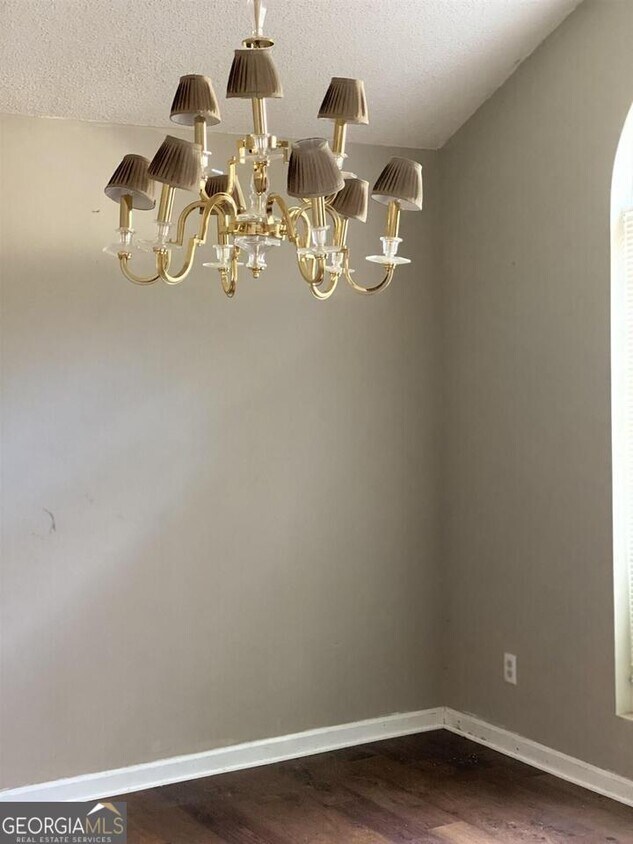 Building Photo - 656 Kilkenny Cir