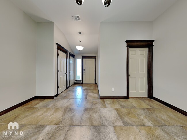 Building Photo - 1132 Merlin Dr