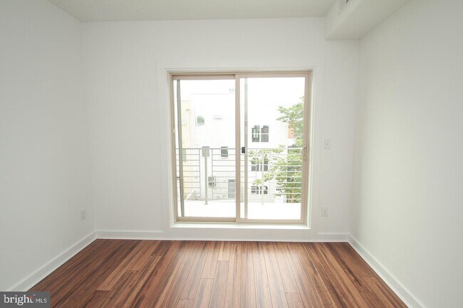 Building Photo - 1146 S 15th St