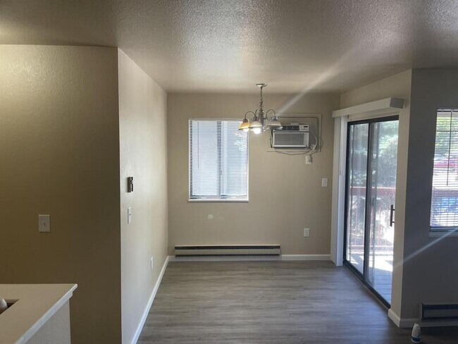 Foto del edificio - 4501 E Boardwalk Dr