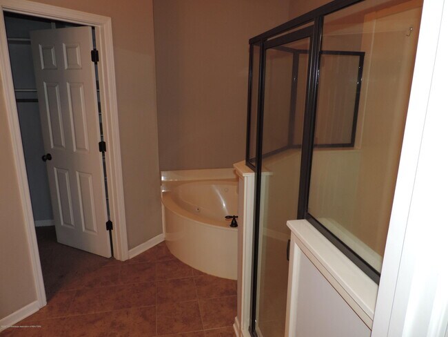 Building Photo - 5784 Bedford Loop E