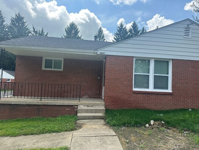 Building Photo - 2327 E Midlothian Blvd