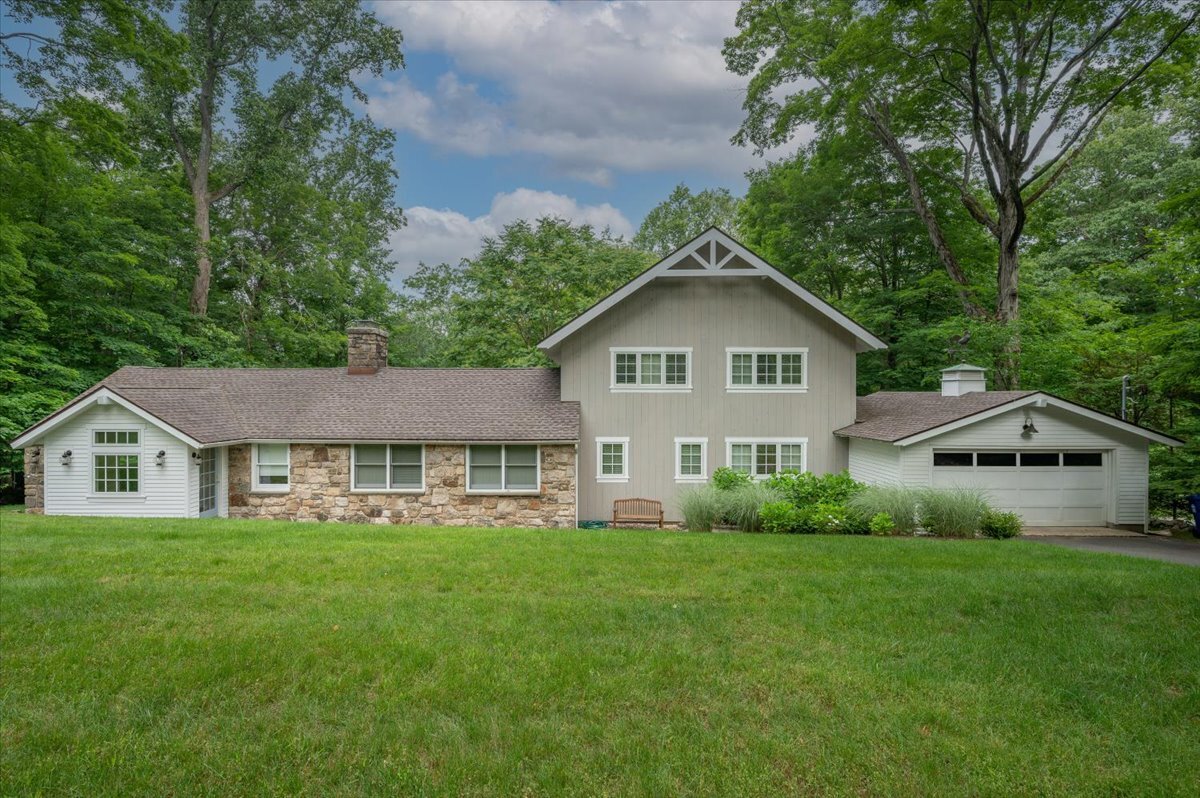 Primary Photo - 7 Westview Ln