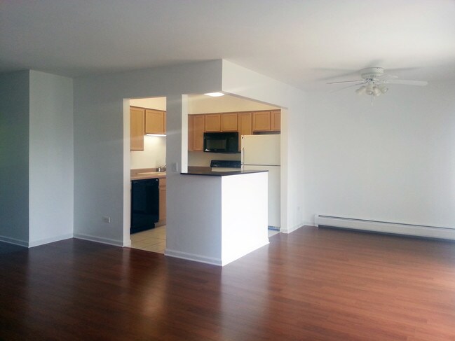 Foto del edificio - 995 S Ct of Shorewood