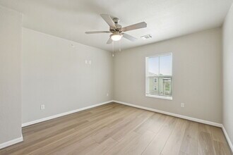 Building Photo - Creekside Haven