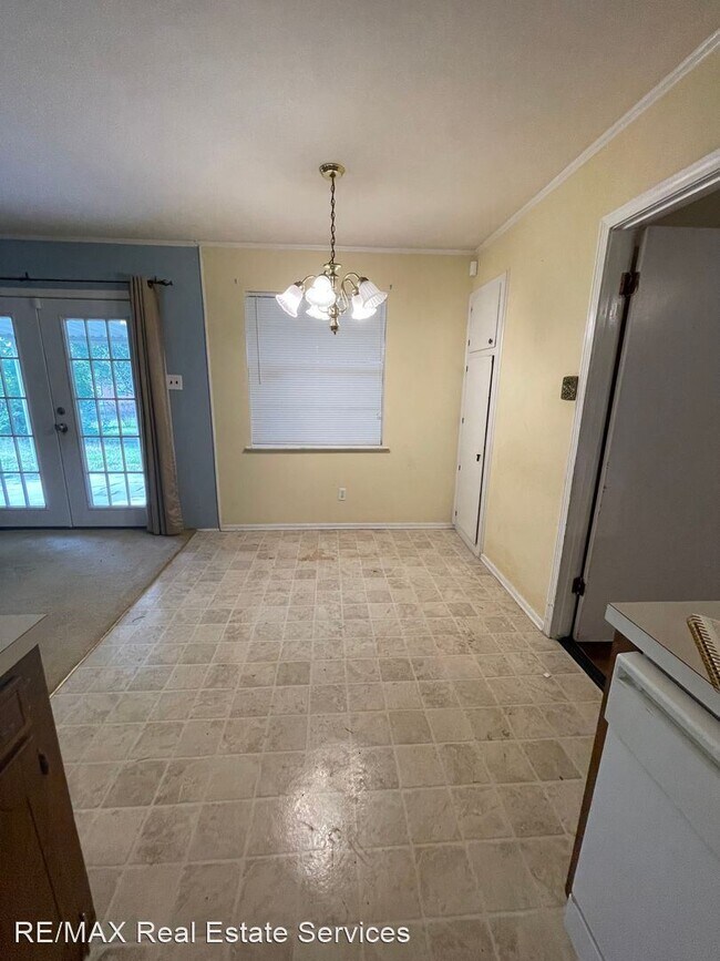 Building Photo - 3 br, 1.5 bath House - 9010 Southwood Drive