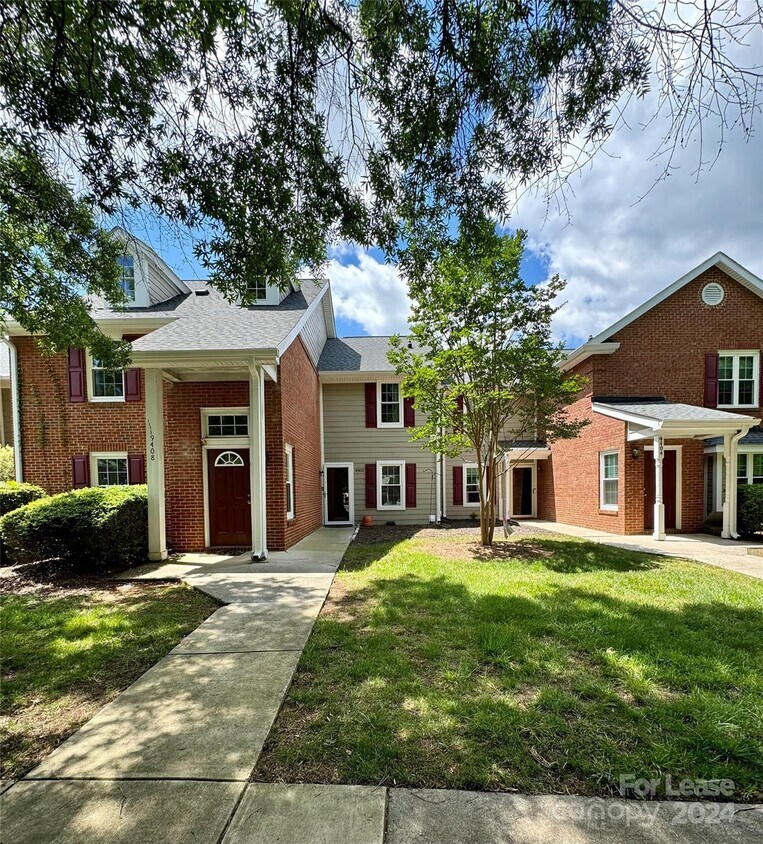 Primary Photo - 9410 S Vicksburg Park Ct