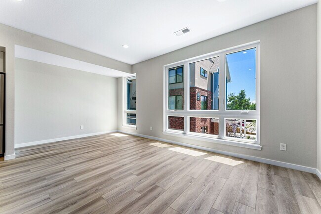 Foto del edificio - 5352 Carr St