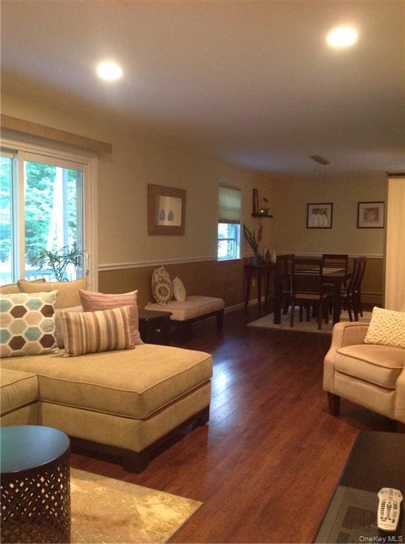 Building Photo - 144 Doxbury Ln