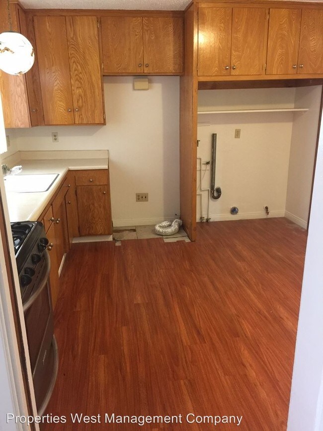 Building Photo - 1267 W 24th St