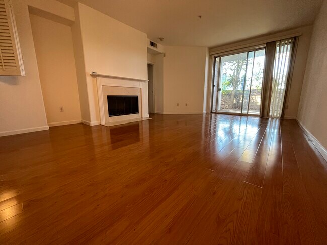 Foto del edificio - 903 Sunrose Terrace