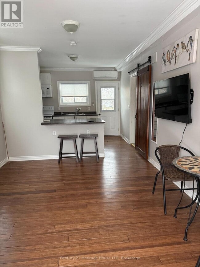 Building Photo - 154 Ridge Rd N