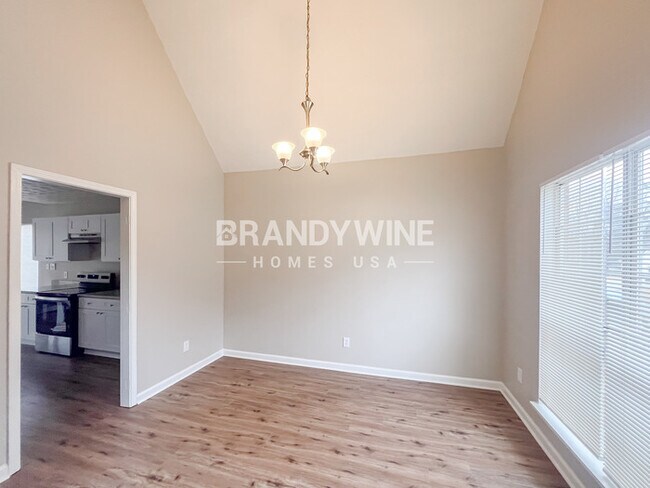 Foto del edificio - 305 Shadetree Ln