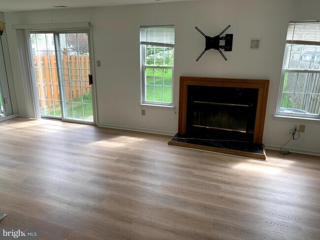 Building Photo - 264 Sequoia Dr