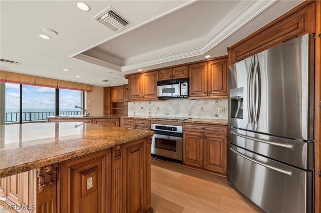 Building Photo - 4451 Gulf Shore Blvd N