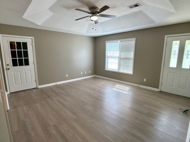 Building Photo - 3 Bed, 2 Bath Home with Fenced Backyard and 2-Car Garage in Brookland