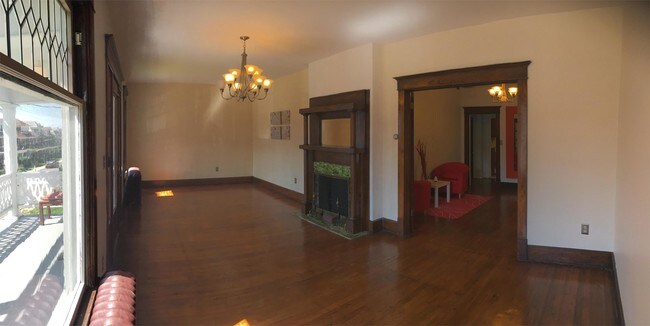 Building Photo - 728 Bedford St