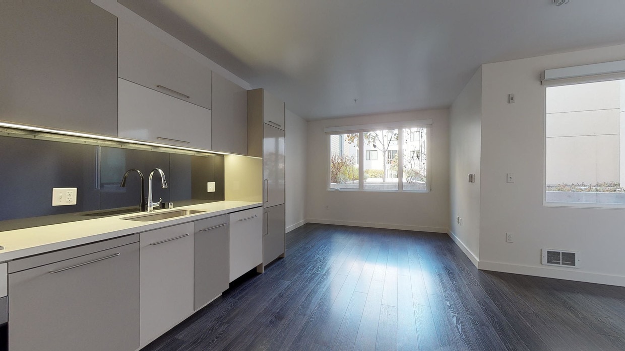 Photo - Aquatic Higby Apartments