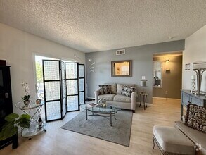 Building Photo - 1280 Mohave Dr