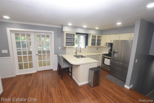 Building Photo - 2571 Red Arrow Dr
