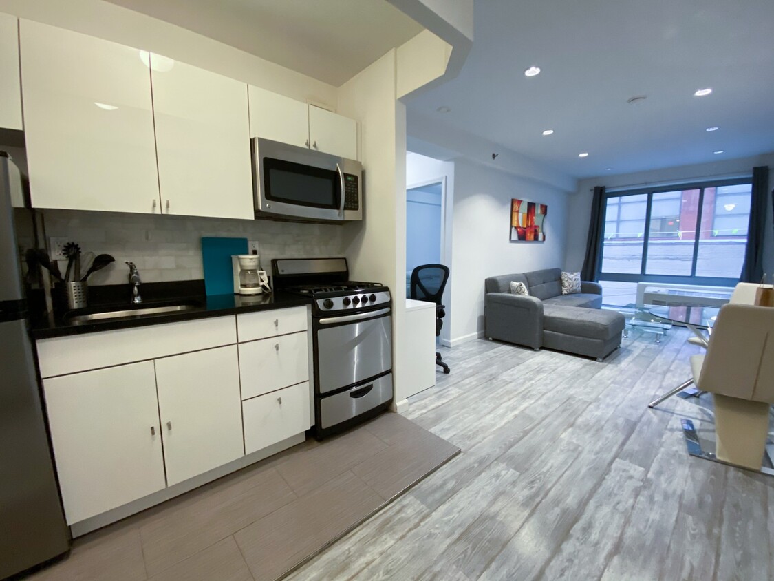 Foto principal - 521 W 48th St