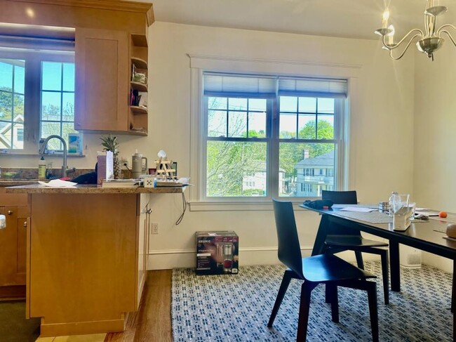 Building Photo - 3 bedroom in Newton MA 02459