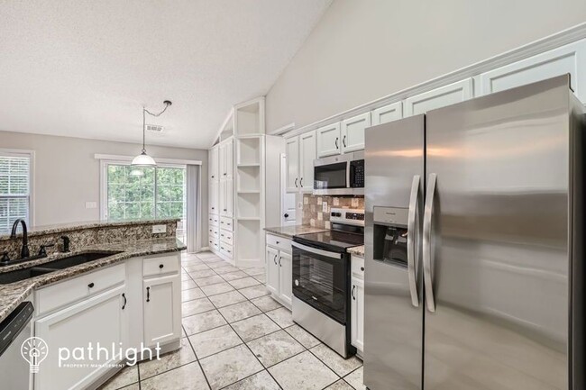 Foto del edificio - 213 Oak Hollow Ct