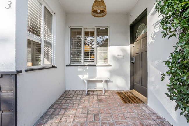 Photo - 5923 Abernathy Dr House